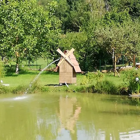 Les Merles Homestay *