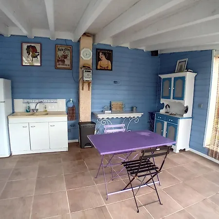 Les Merles Homestay Marcollin